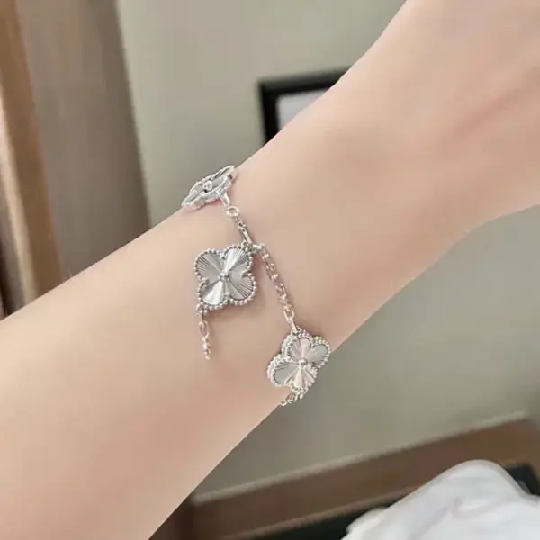 Luxury 18K Gold-Plated Four Leaf Clover Bracelet for Women – Natural Shell Gemstone Designer Jewelry, Premium Gift Collection - Image 2