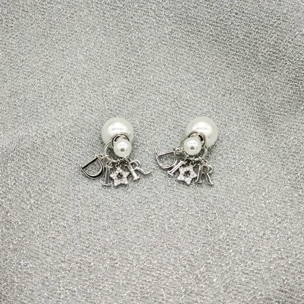 Elegant D-Series Pearl Stud Earrings for Women – Classic Everyday Jewelry Accessory - Image 3